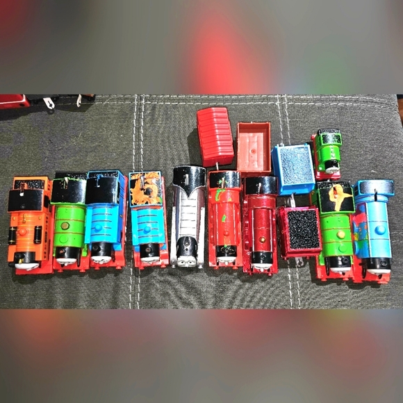 2013 Thomas & Friends Thomas Lot - Picture 1 of 8